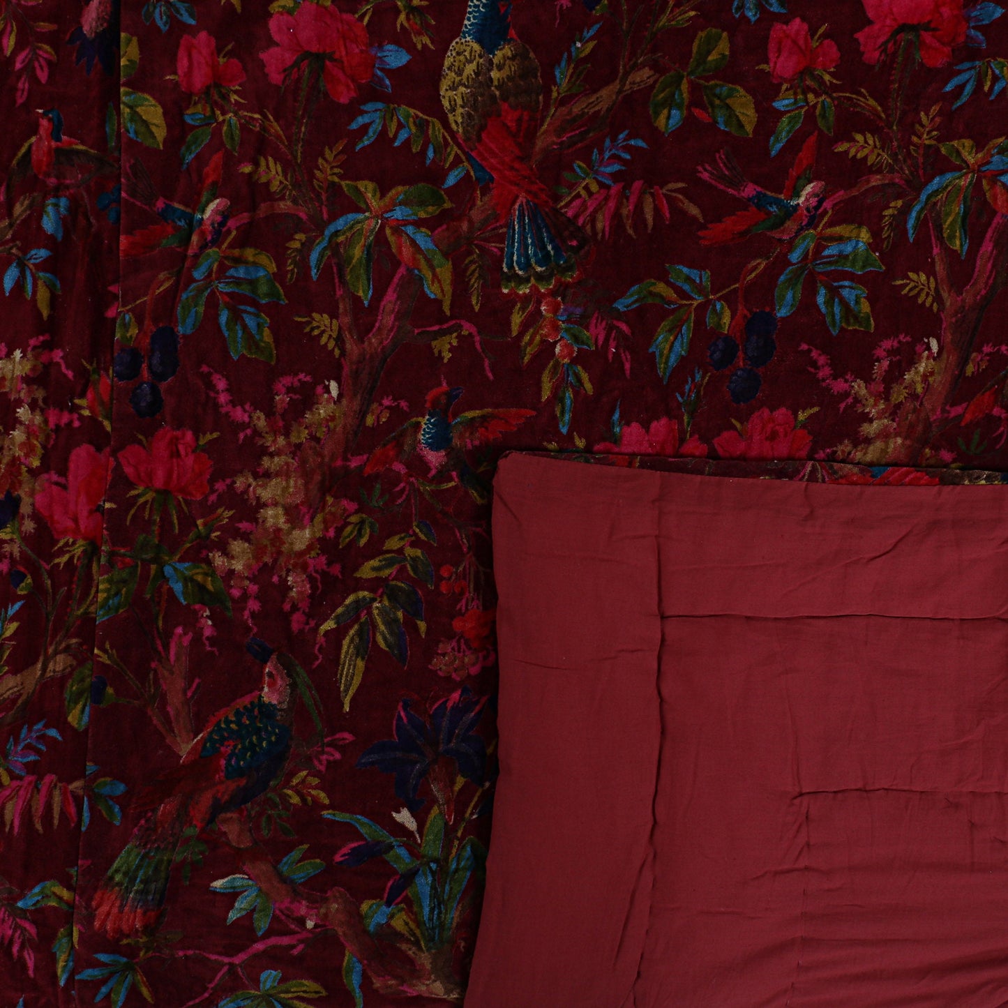 Birds of paradise maroon 250 GSM Velvet Quilt with pillow covers