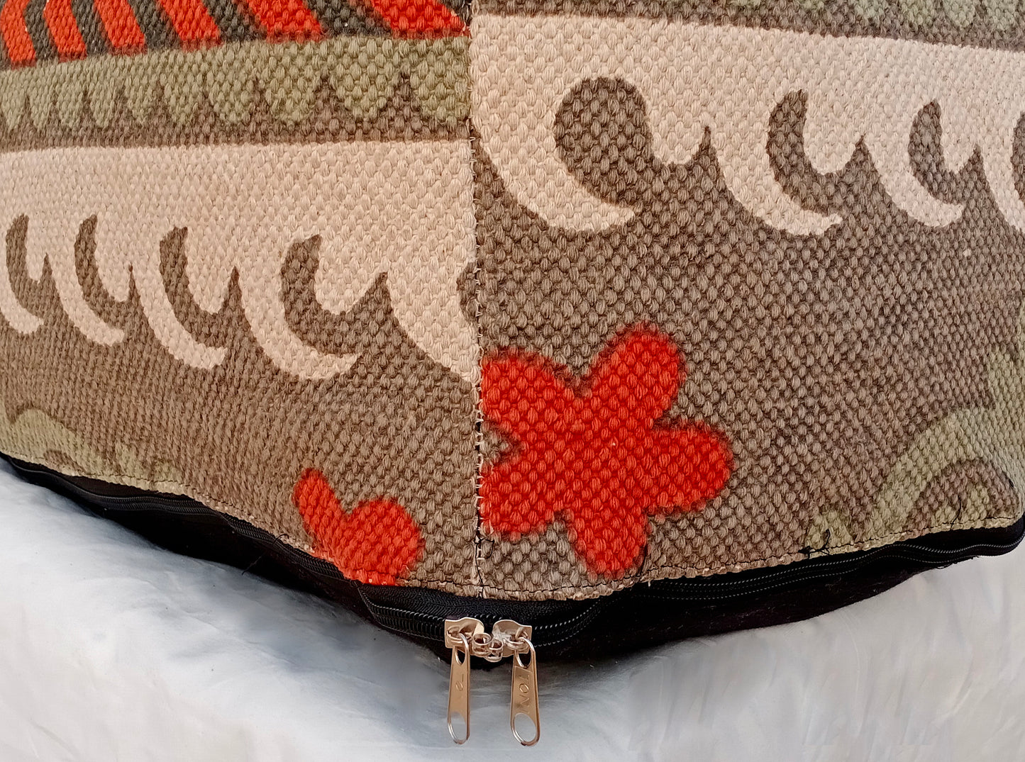 Ottoman / bean bag - Ds23 - The Teal Thread