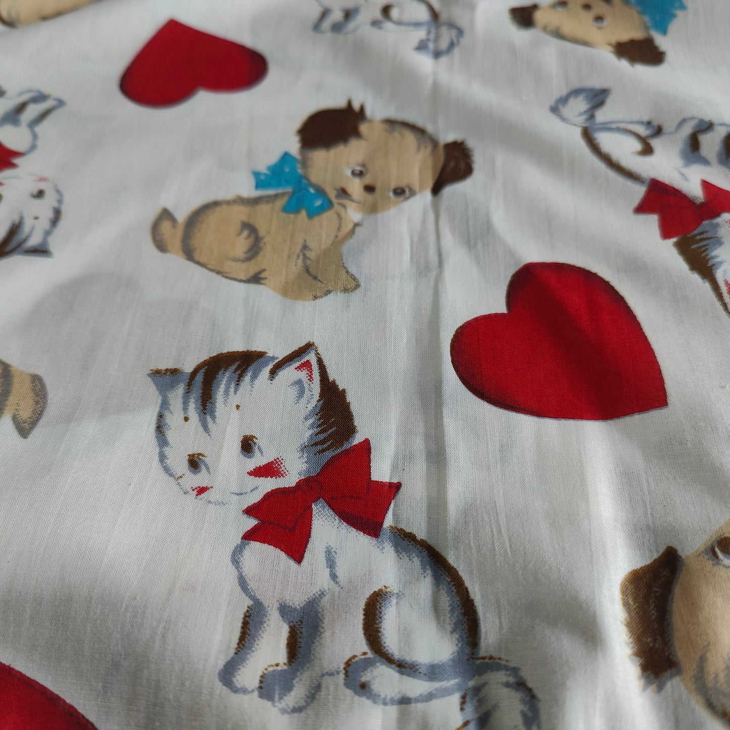 Puppy Love White Cotton cambric 44 inches width Fabric per meter