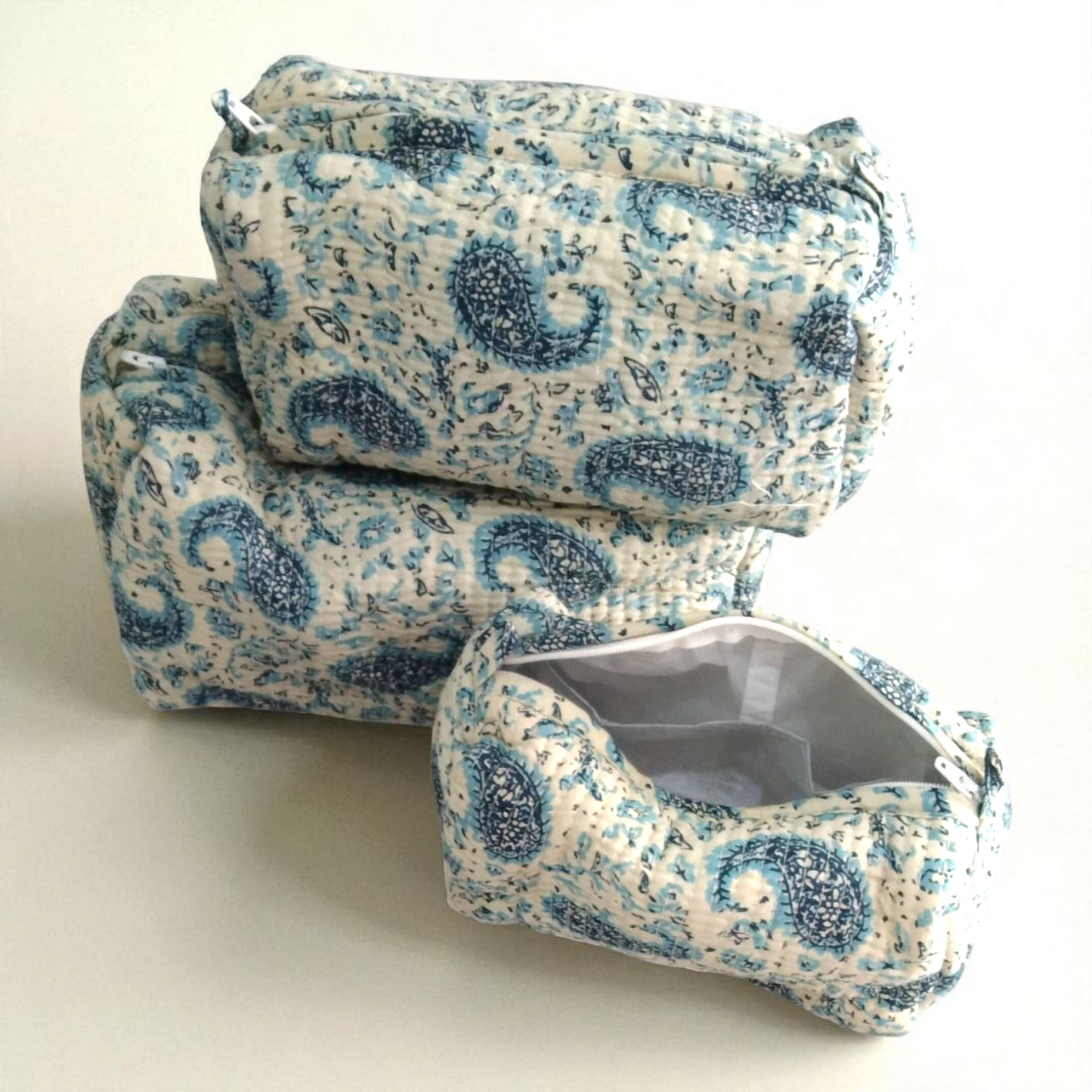 Vanity bag/ toiletry bag set of 3- Paisley