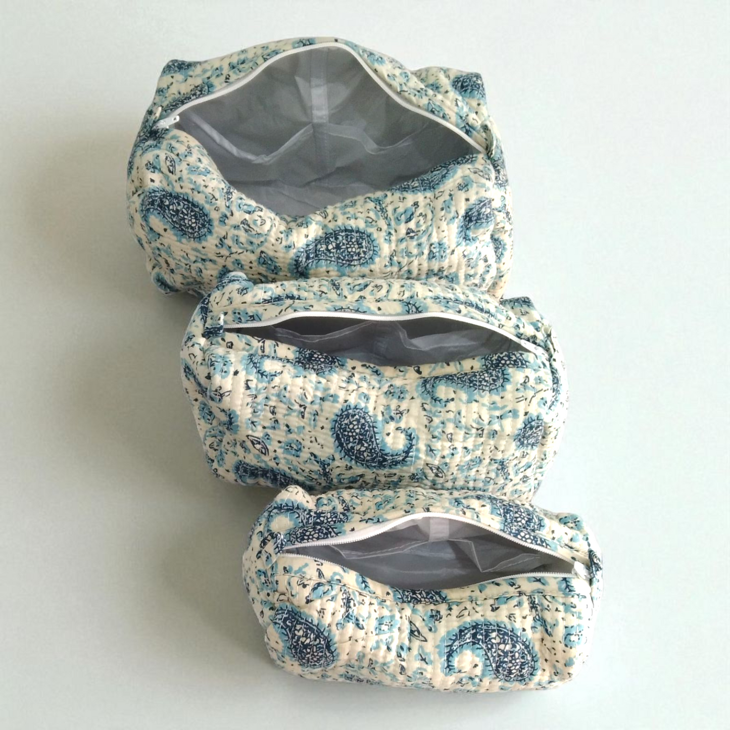 Vanity bag/ toiletry bag set of 3- Paisley
