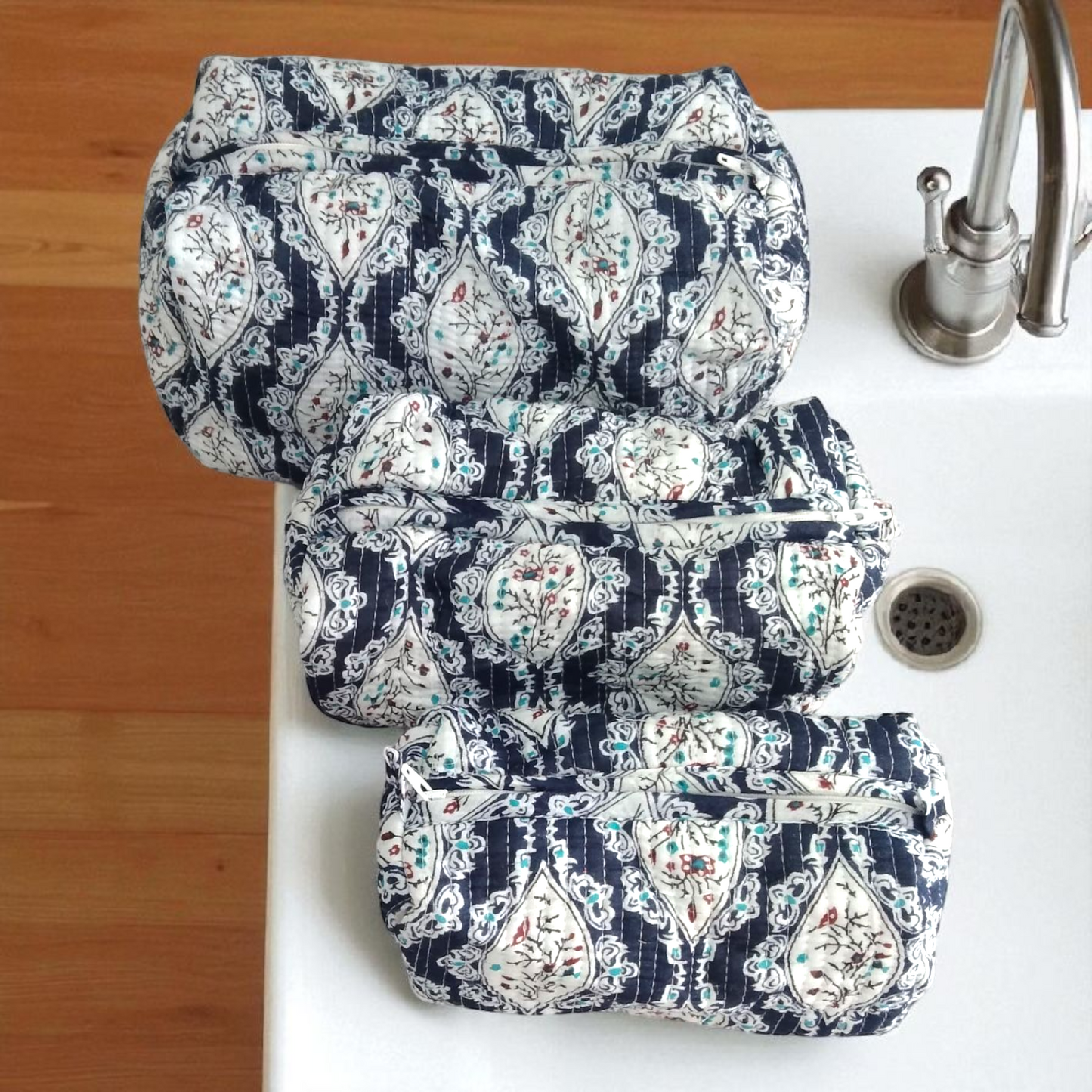 Vanity bag/ toiletry bag set of 3- Artsy