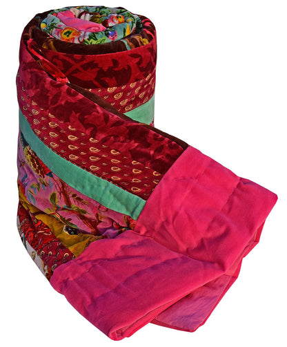 Bird Print 250 GSM Velvet Quilt