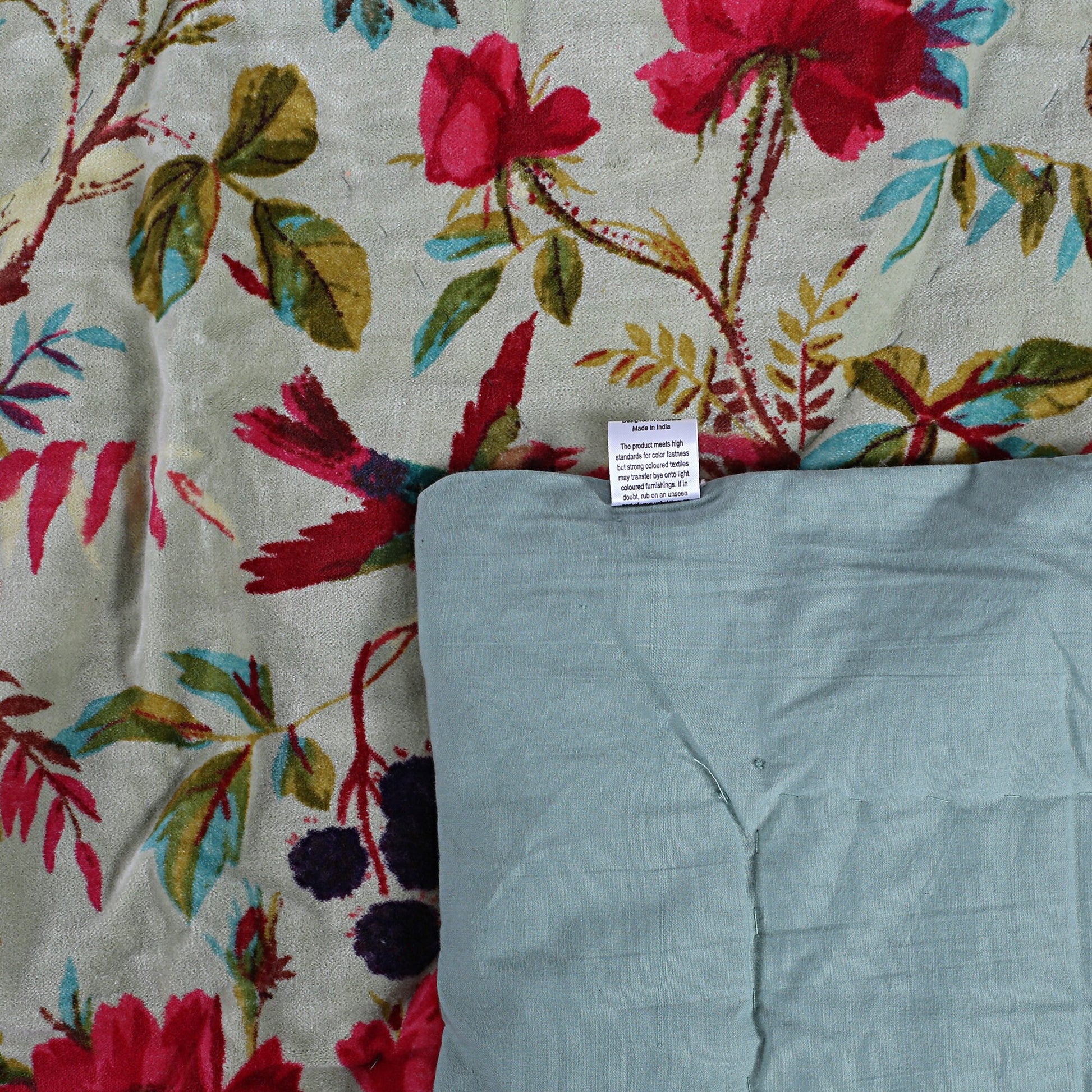 Birds of paradise White 250 GSM Velvet Quilt
