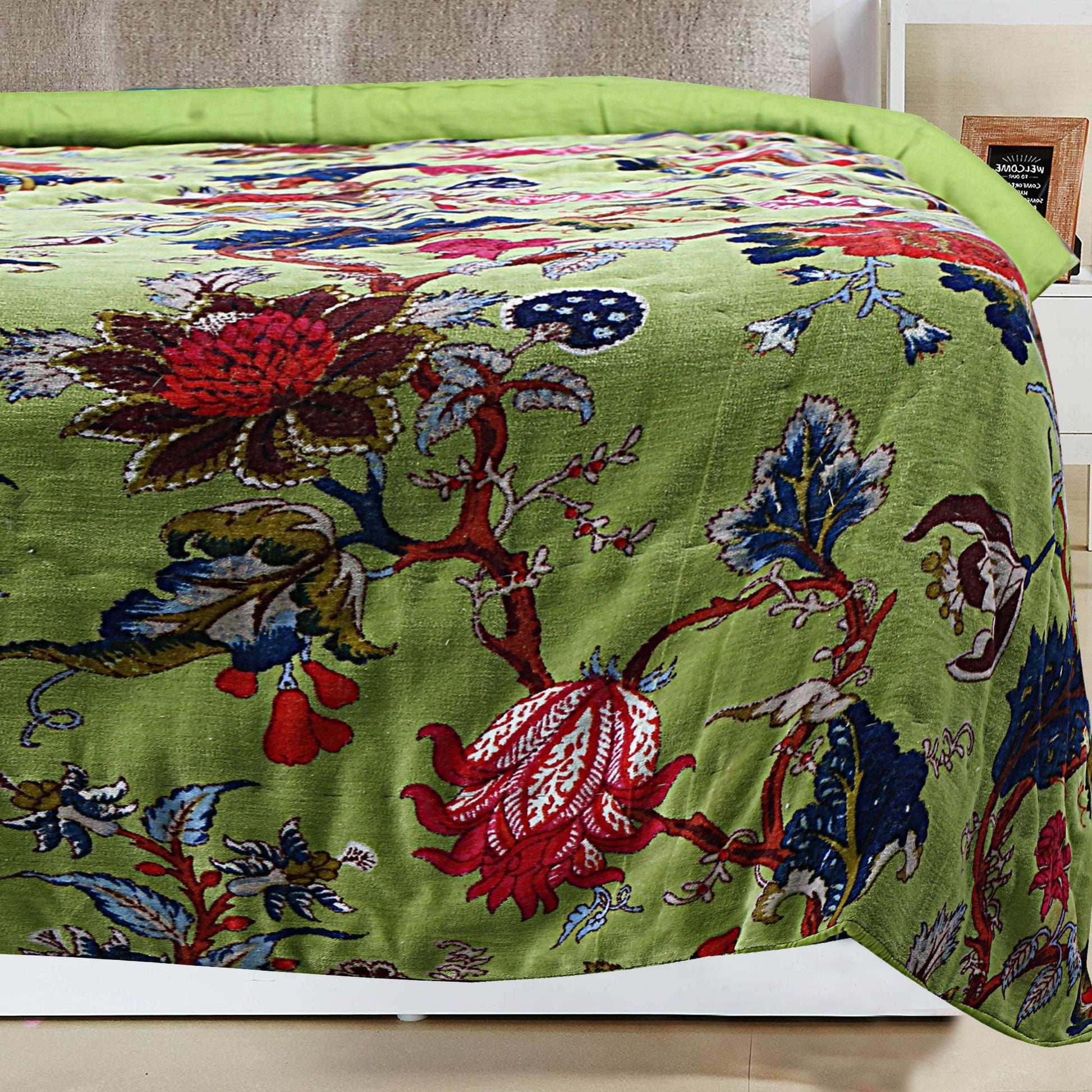Tree of life Green 250 GSM Velvet Quilt