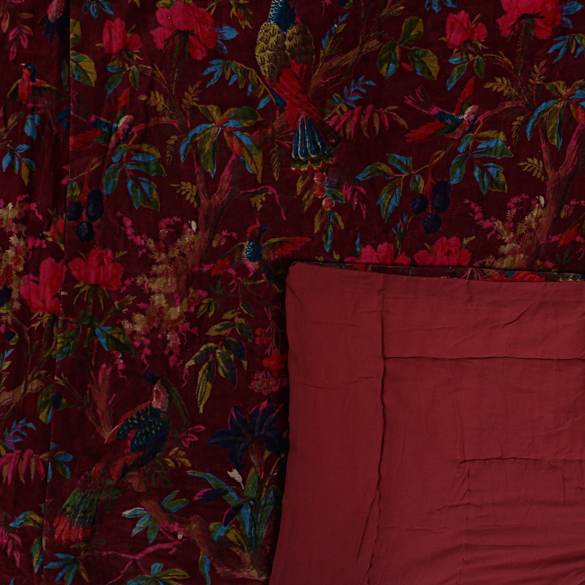 Birds of paradise maroon 250 GSM Velvet Quilt with pillow covers