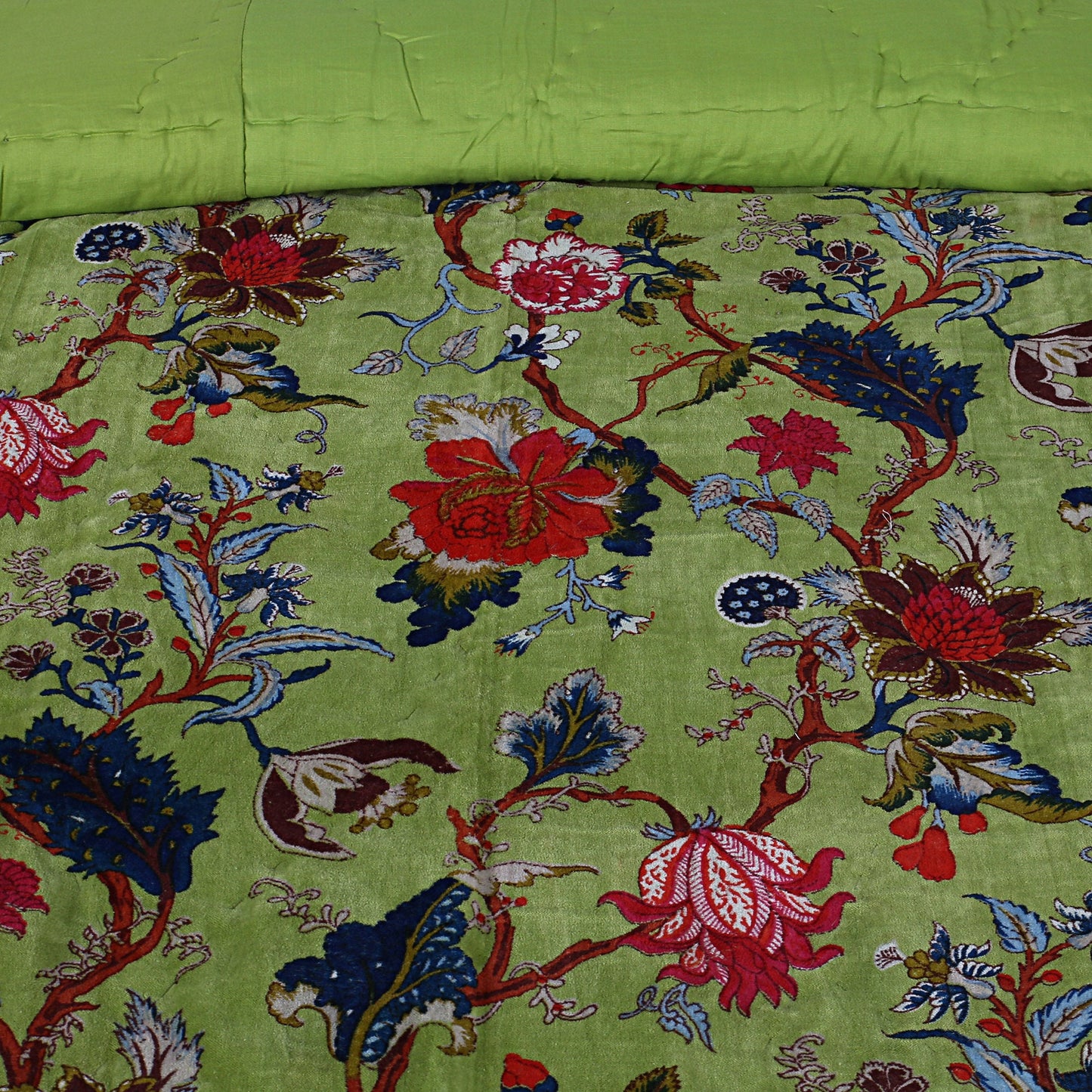 Tree of life Green 250 GSM Velvet Quilt