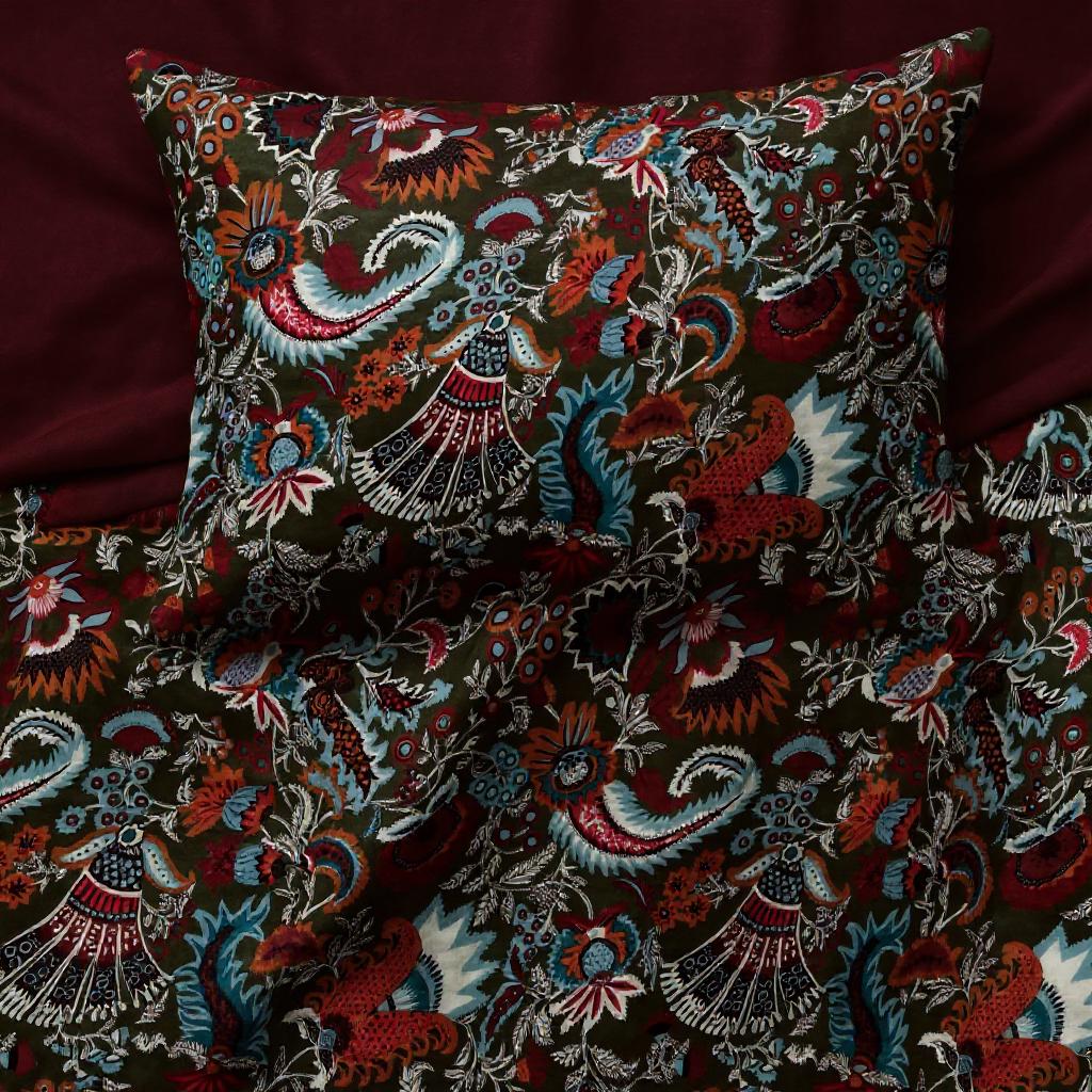Wandering Wildflower mukut 400 GSM Velvet Quilt with pillow covers