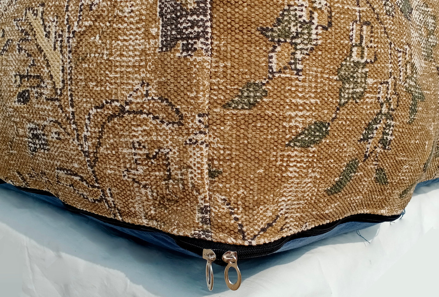 Ottoman / bean bag - Ds14 - The Teal Thread