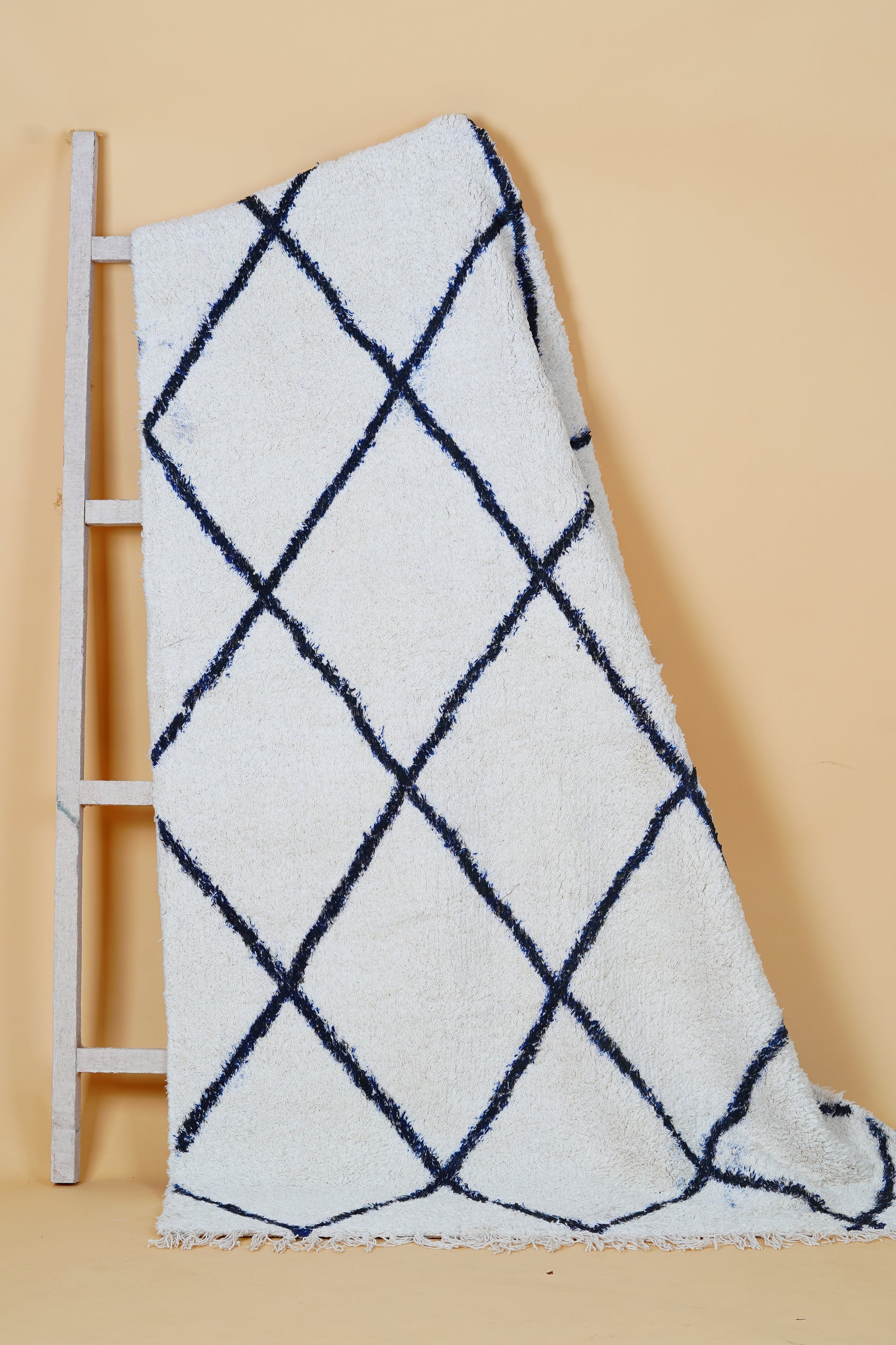 3 x 5 feet Fur Shaggy Carpet Area Rug- White and Black - The Teal Thread