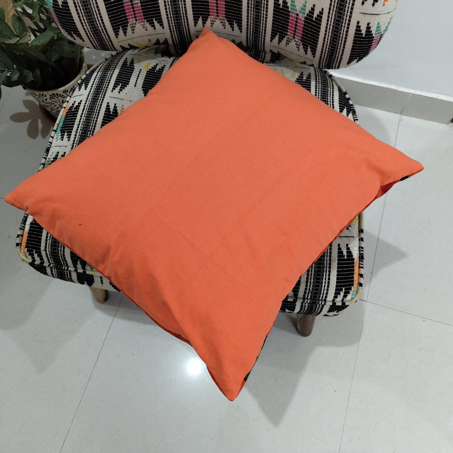 18" Solo Bird velvet cushion cover- Orange